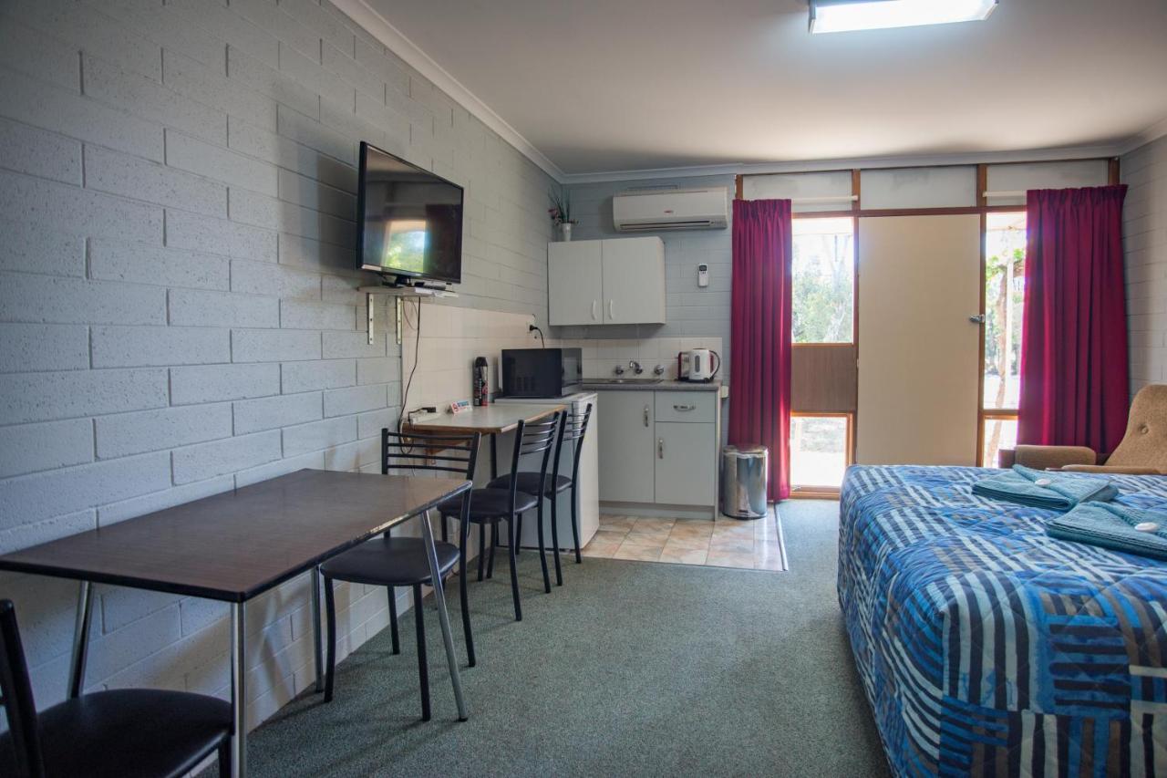 Murray Bridge Motor Inn Bagian luar foto