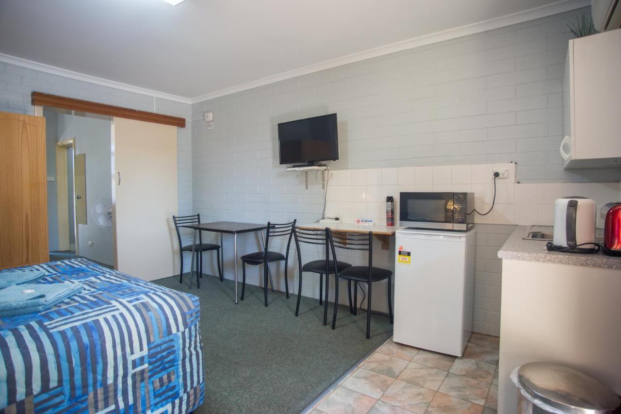 Murray Bridge Motor Inn Bagian luar foto